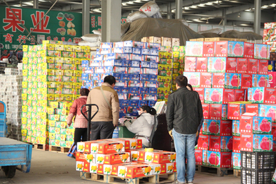 農(nóng)貿(mào)市場開啟&ldquo;春節(jié)熱&rdquo; 市民置辦年貨熱情高_新聞資訊_聊城大眾網(wǎng)