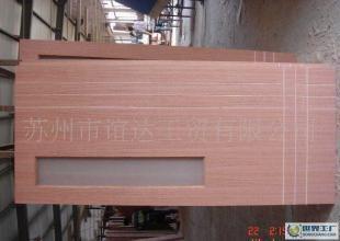 木飾面在現(xiàn)代建筑裝飾中的應(yīng)用與蘇州誼達(dá)木門廠的產(chǎn)品價(jià)值